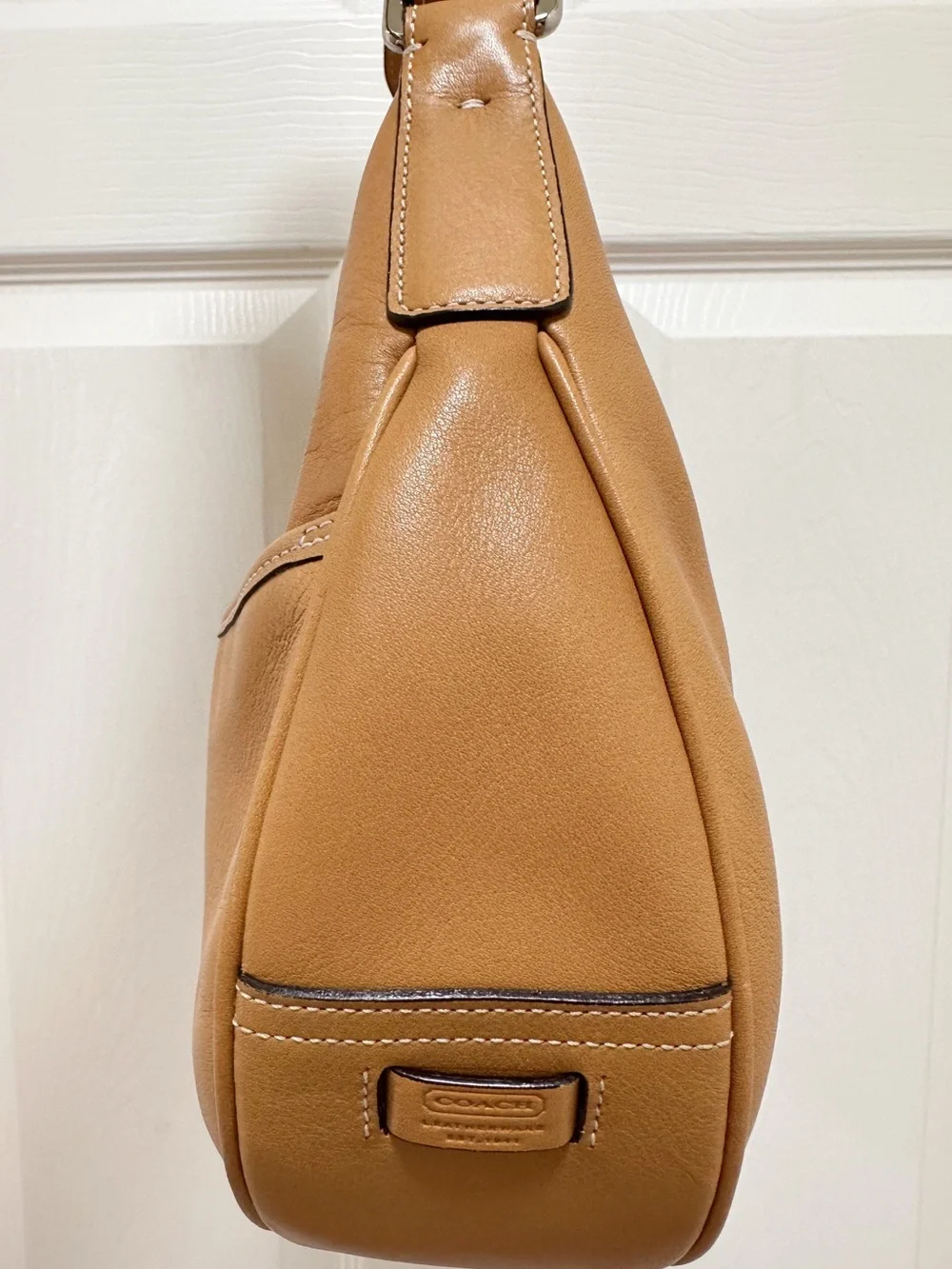 Coach Soho Buckle Hobo Shoulder Bag Milled Camel Leather Medium Y2K